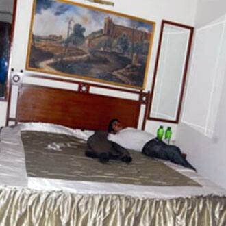 Moon International Hotel